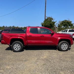 صورة 10 لـ 2025 Toyota TACOMA SR5