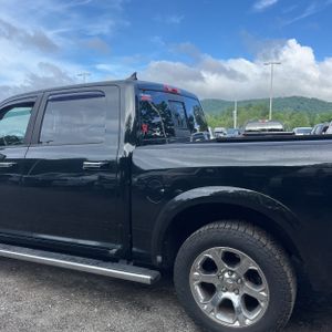 2015 RAM 1500 LARAMIE photo 6