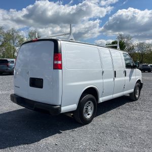 CHEVROLET EXPRESS 2500 - 8