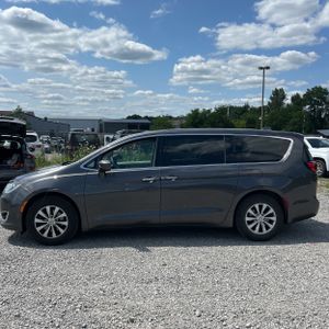 2019 Chrysler PACIFICA TOURING PLUS — фото 3