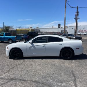 DODGE CHARGER SE - 3