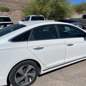 HYUNDAI SONATA HYBRID LIMITED - 9