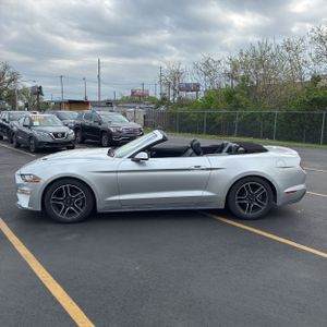 FORD MUSTANG ECOBOOST PREMIUM - 3