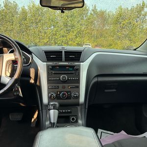 2010 Chevrolet TRAVERSE LT photo 37