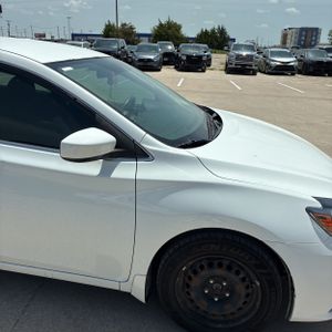 2016 Nissan SENTRA S thumbnail 13