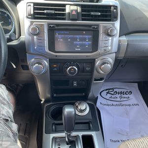 2014 Toyota 4RUNNER SR5 thumbnail 37