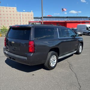 CHEVROLET SUBURBAN - 8