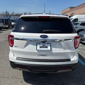 FORD EXPLORER XLT - 7