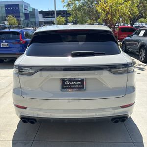 صورة 7 لـ 2022 Porsche CAYENNE TURBO S E-HYBRID