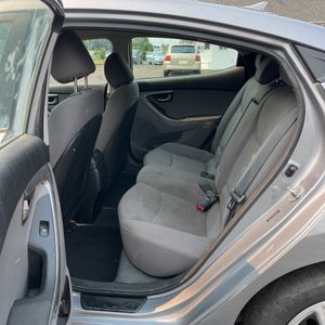 صورة مصغرة 33 لـ 2016 Hyundai ELANTRA SE