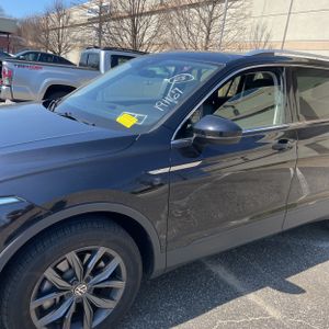 VOLKSWAGEN TIGUAN SE 4MOTION - 2