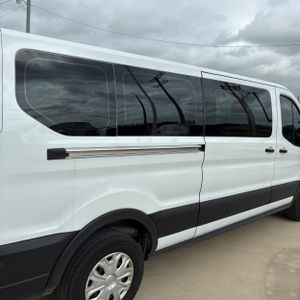 Ford Transit-350 Passenger V. XLT - 9