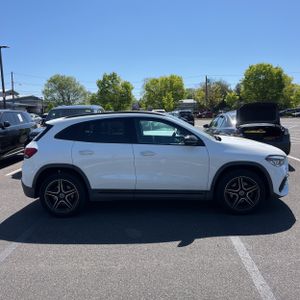 MERCEDES-BENZ GLA - 9