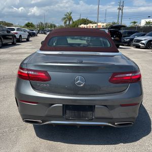 MERCEDES-BENZ E-CLASS - 7