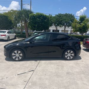 صورة 3 لـ 2021 Tesla MODEL Y STANDARD RANGE