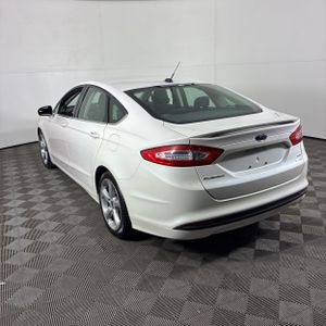 FORD FUSION SE - 4