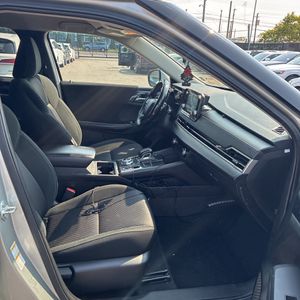 صورة 32 لـ 2023 Mitsubishi OUTLANDER ES