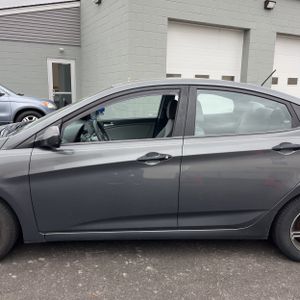 HYUNDAI ACCENT GLS - 4
