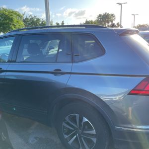 Volkswagen Tiguan S - 6
