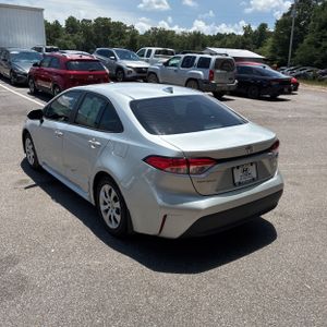 2025 Toyota COROLLA LE photo 4