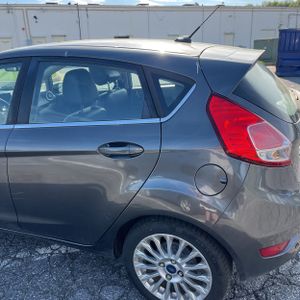 FORD FIESTA TITANIUM - 6