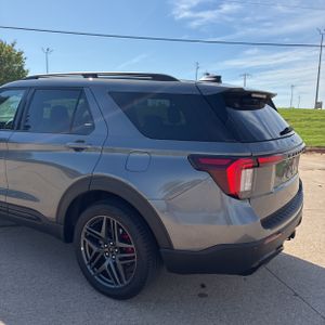 FORD EXPLORER ST-LINE - 6