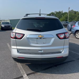 2017 Chevrolet TRAVERSE LS — фото 7