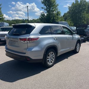 2016 Toyota HIGHLANDER LE — фото 5