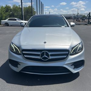 MERCEDES-BENZ E-CLASS - 8