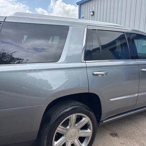 CADILLAC ESCALADE PREMIUM LUXURY - 9
