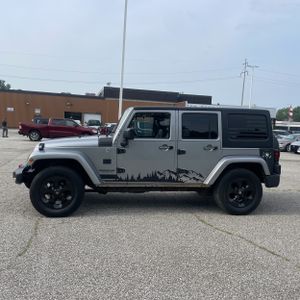 2013 JEEP WRANGLER UNLIMITED SAHARA 照片 3