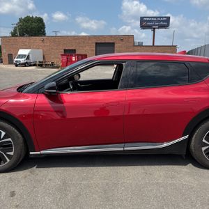 2024 KIA EV6 WIND — фото 4