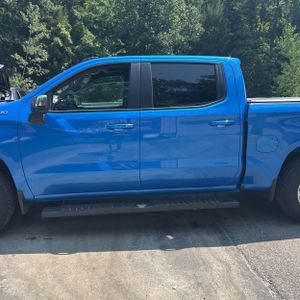 2025 Chevrolet SILVERADO 1500 LT 照片 4