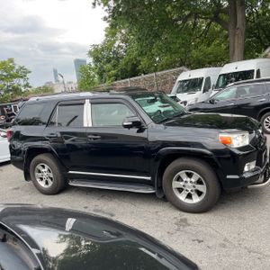 2010 Toyota 4RUNNER SR5 photo 10