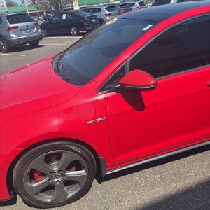 VOLKSWAGEN GOLF GTI SE - 2