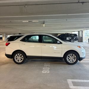 Chevrolet Equinox LS - 10