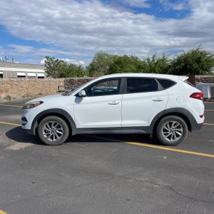 HYUNDAI TUCSON SE - 3