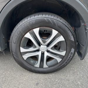 2018 Toyota RAV4 LE — фото 18