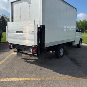 CHEVROLET EXPRESS 3500 - 8