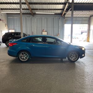 صورة 10 لـ 2015 FORD FOCUS SE