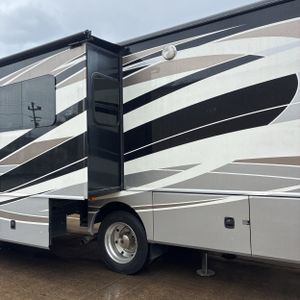 FORD F-53 MOTORHOME CHASSIS - 6
