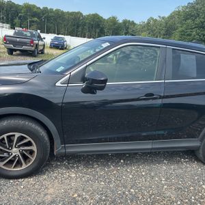 2022 Mitsubishi ECLIPSE CROSS ES photo 4