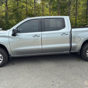 2023 Chevrolet SILVERADO 1500 RST 照片 4