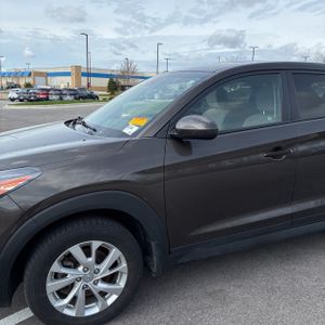 HYUNDAI TUCSON SE - 2