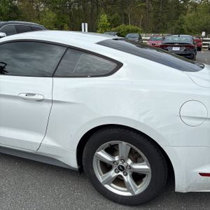 FORD MUSTANG V6 - 6
