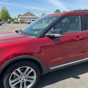 FORD EXPLORER XLT - 2