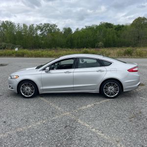 FORD FUSION SE - 3