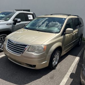 CHRYSLER TOWN AND COUNTRY TOURING - 1