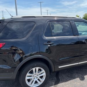 FORD EXPLORER XLT - 9