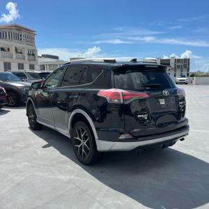 2018 Toyota RAV4 SE — фото 5